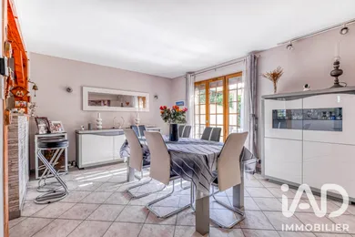 Maison traditionnelle à Vaujours (93410)