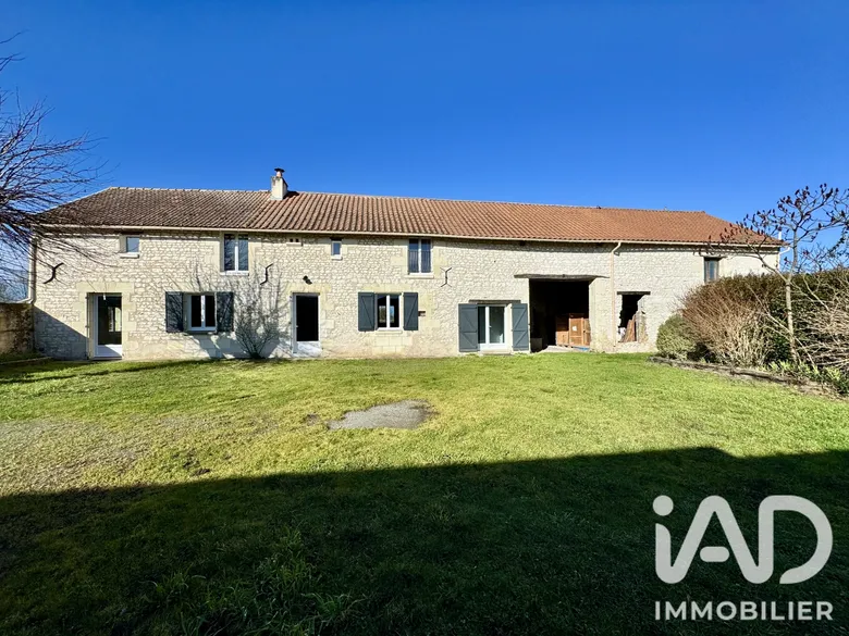 Maison 5 pièces 194 m² · à Luzé · 194 m² · 333 000 €