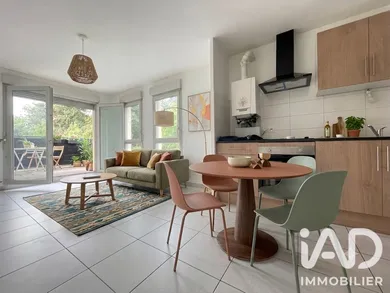 Apartment in Francheville (69340)
