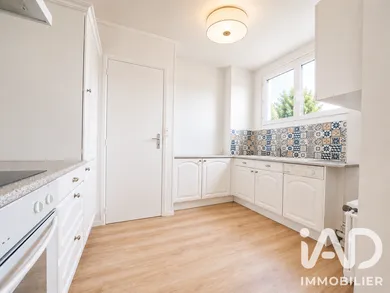Apartment in Avon (77210)