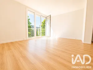 Apartment in Avon (77210)
