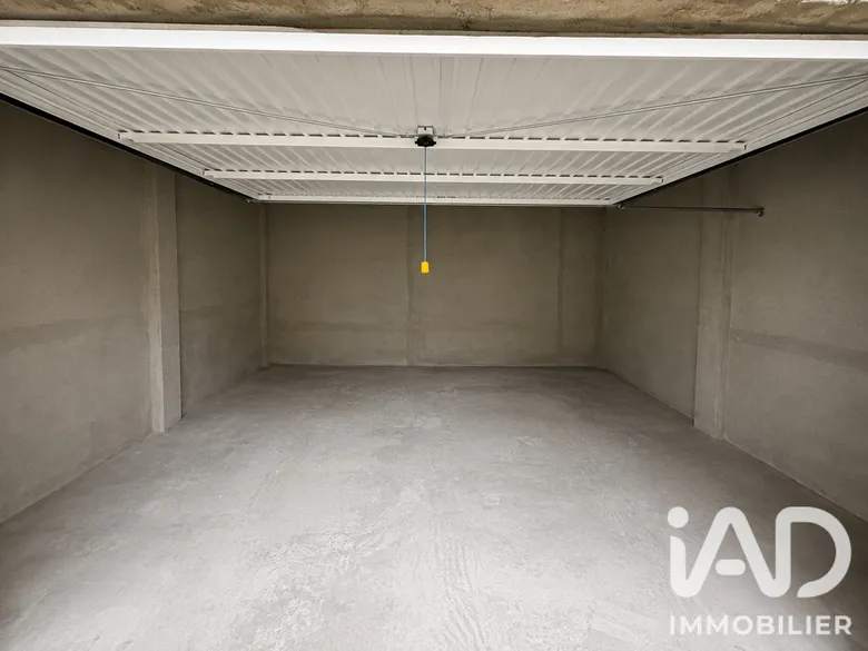 Parking 27 m² · à Fleury · 27 m² · 40 000 €