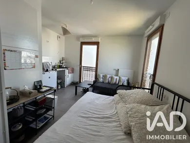 Apartment in Saint-Cyr-l'École (78210)