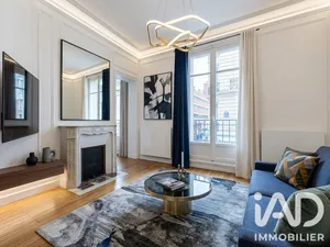 Apartment in Paris (75015)