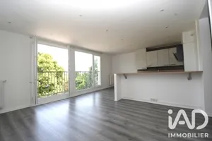 Appartement à Bruyères-le-Châtel (91680)