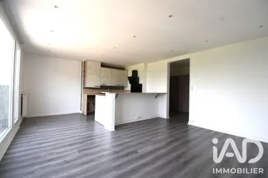 Appartement à Bruyères-le-Châtel (91680)