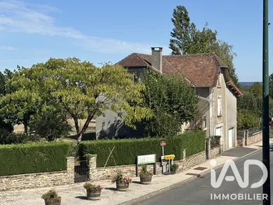 Maison de ville à Saint-Priest-les-Fougères (24450)