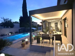 Architectural house in Orange (84100)