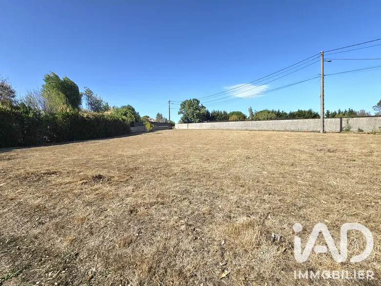 Terrain à bâtir à Arthès (81160) · 97 000 €