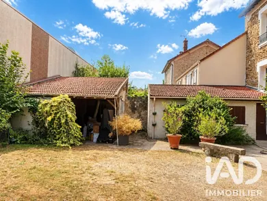 Maison traditionnelle à Corbeil-Essonnes (91100)