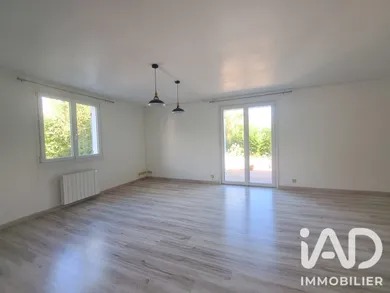 Apartment in Tacoignières (78910)