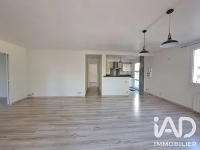 Apartment in Tacoignières (78910)