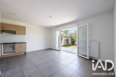 Apartment in Parempuyre (33290)