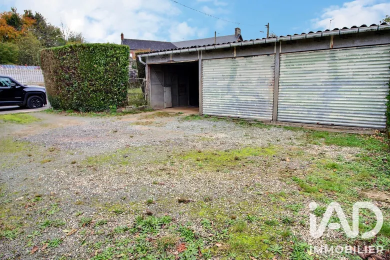 Parking 83 m² · à La Ferté Macé · 83 m² · 49 000 €