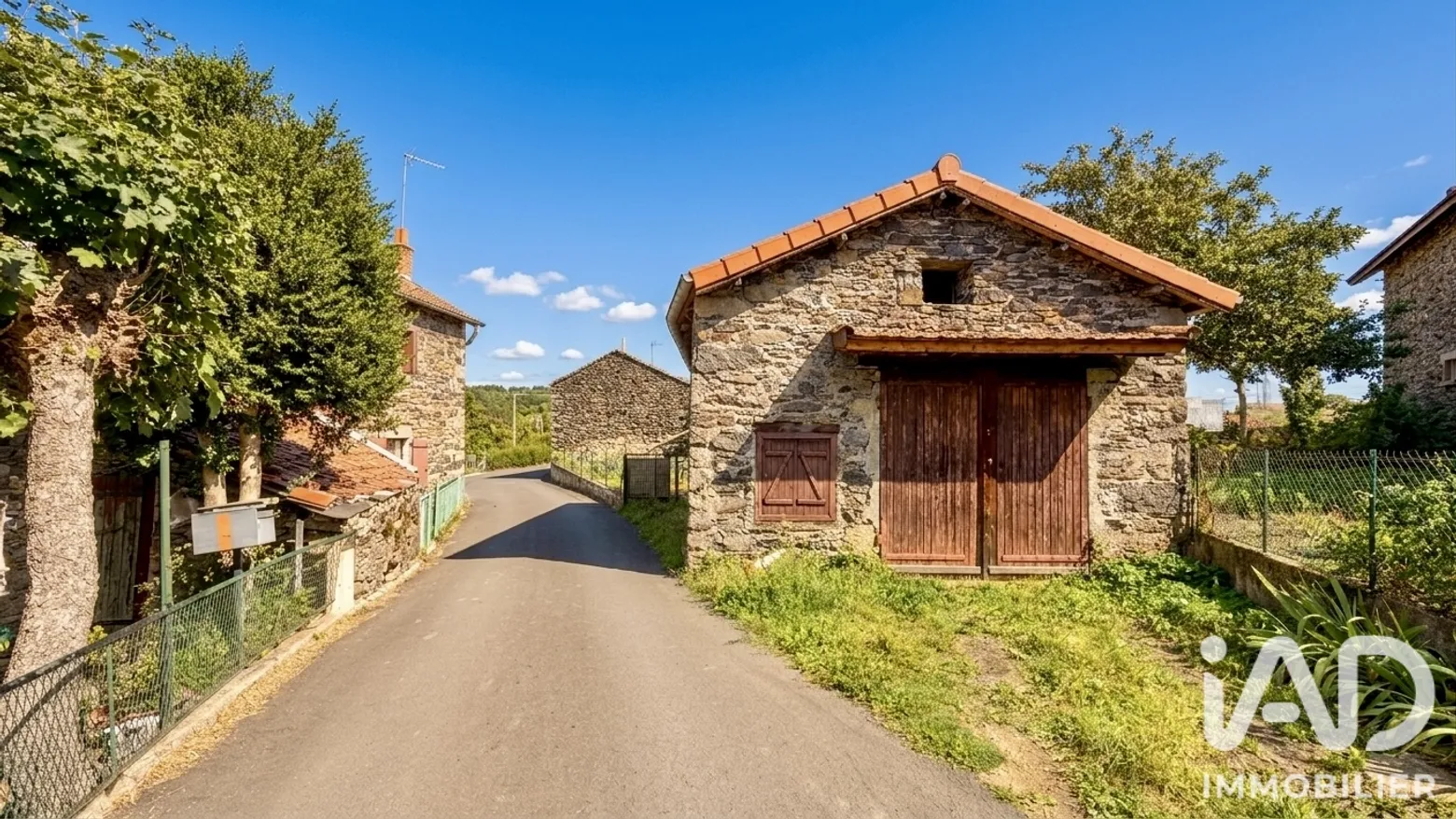 Vente maison à Yssingeaux (43200) : maison de village 6 pièces 80 m² - 2089147 — 2
