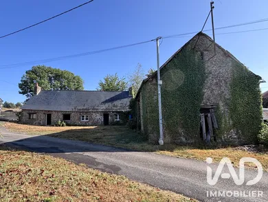 Maison de campagne à Oisseau (53300)