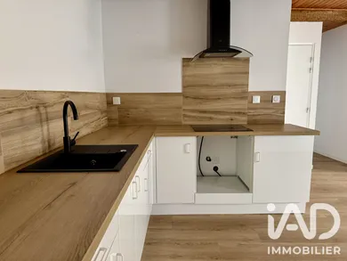 Appartement à Collobrières (83610)