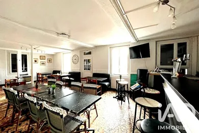 Immeuble à Mézières-en-Drouais (28500)