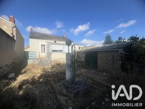 Townhouse in Thouars (79100)