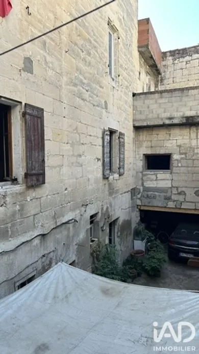 Townhouse in Beaucaire (30300)