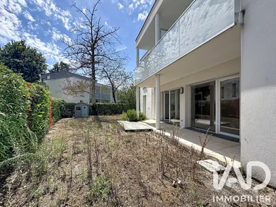 Apartment in Pessac (33600)