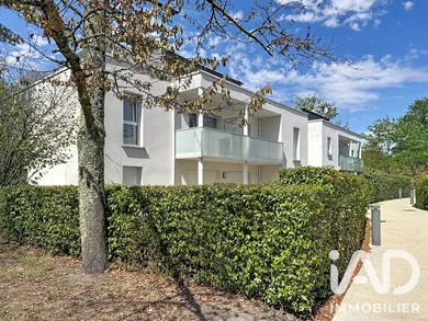 Apartment in Pessac (33600)