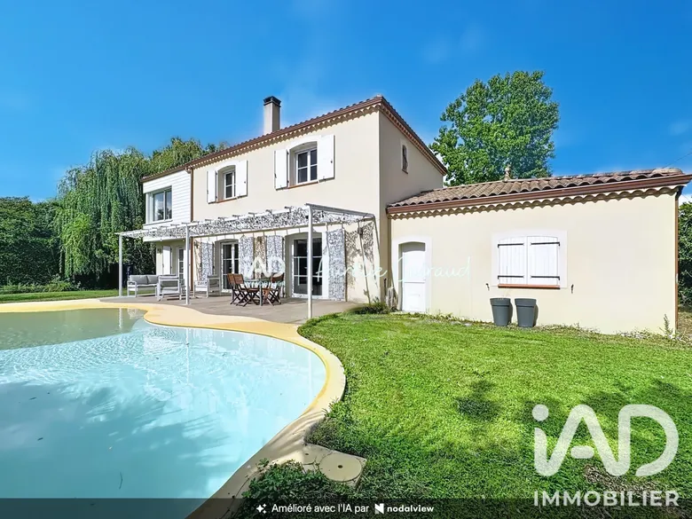 Maison 6 pièces 154 m² · à Péchabou · 154 m² · 525 000 €