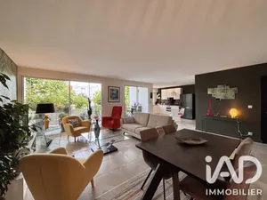 Townhouse in Royan (17200)