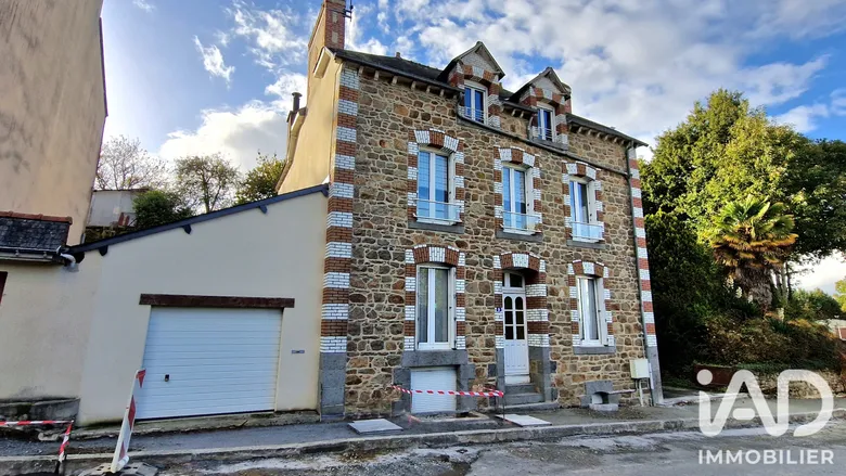 Maison 8 pièces 172 m² · à Merdrignac · 172 m² · 187 500 €