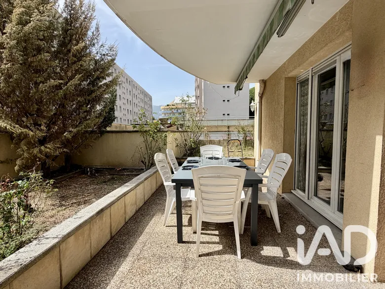 Appartement 3 pièces 70 m² · à Grenoble · 69,8 m² · 195 000 €