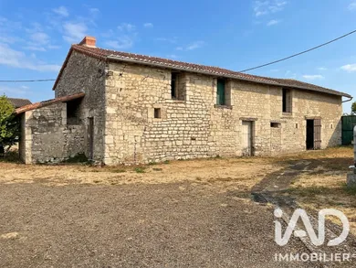 Maison de campagne à Saint-Gervais-les-Trois-Clochers (86230)