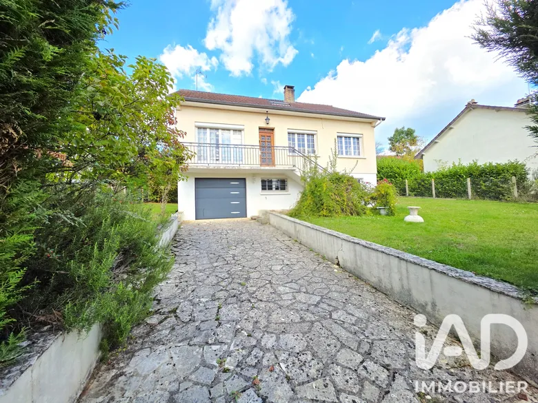 Maison 7 pièces 140 m² · à Saint-Arnoult-en-Yvelines · 140 m² · 287 000 €