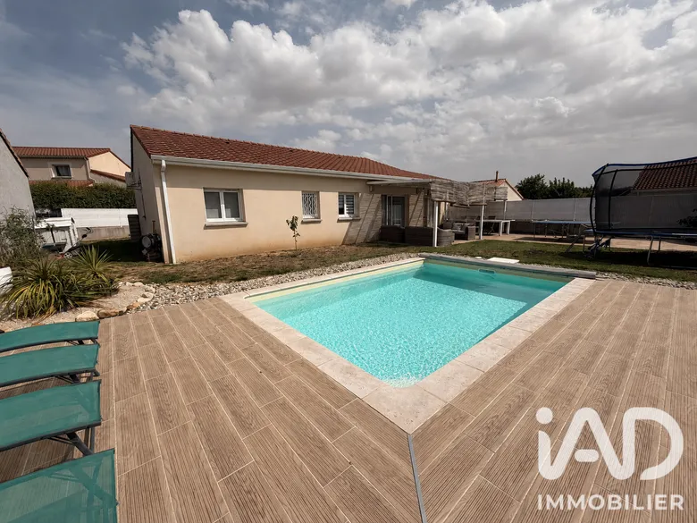 Maison 6 pièces 112 m² · à Saint-Georges-les-Bains · 112,2 m² · 397 000 €