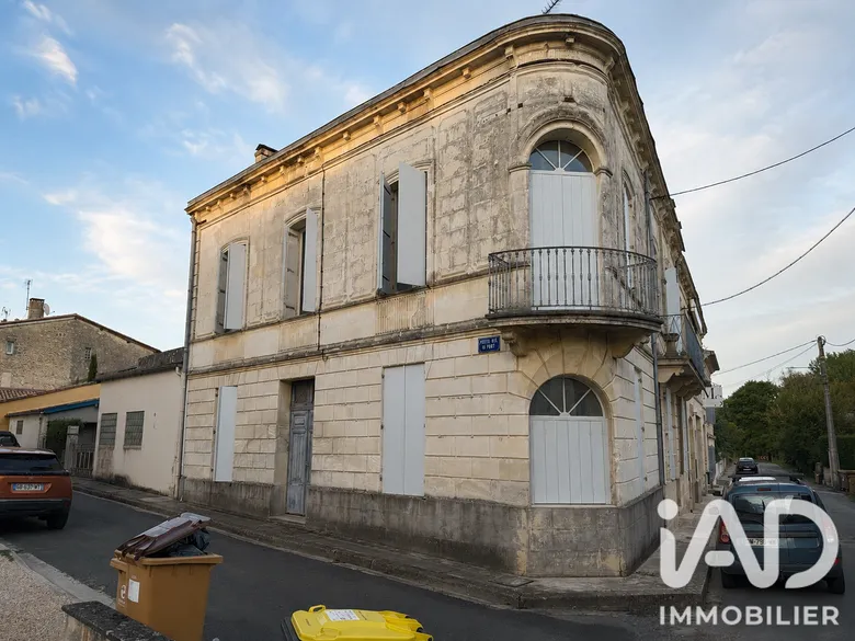 Maison 8 pièces 168 m² · à Guîtres · 168 m² · 159 000 €