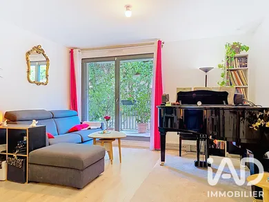 Apartment in Montreuil (93100)