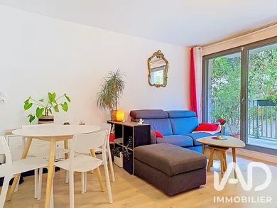 Apartment in Montreuil (93100)
