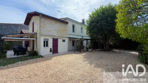 Mansion in Vayres (33870)