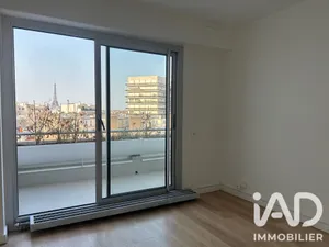 Apartment in Paris (75015)