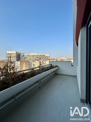 Apartment in Paris (75015)