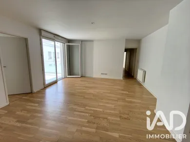 Apartment in Bordeaux (33100)