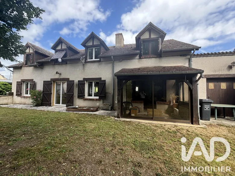 Maison 4 pièces 135 m² · à Poisieux · 135 m² · 137 000 €