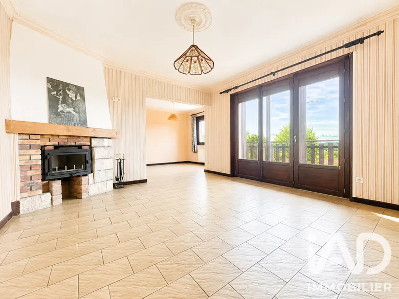 Appartement 5 pièces 97 m² · à Saint-Bonnet-le-Château · 97 m² · 99 000 €