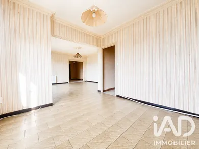Appartement à Saint-Bonnet-le-Château (42380)