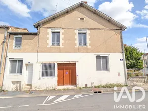Townhouse in Montmorillon (86500)