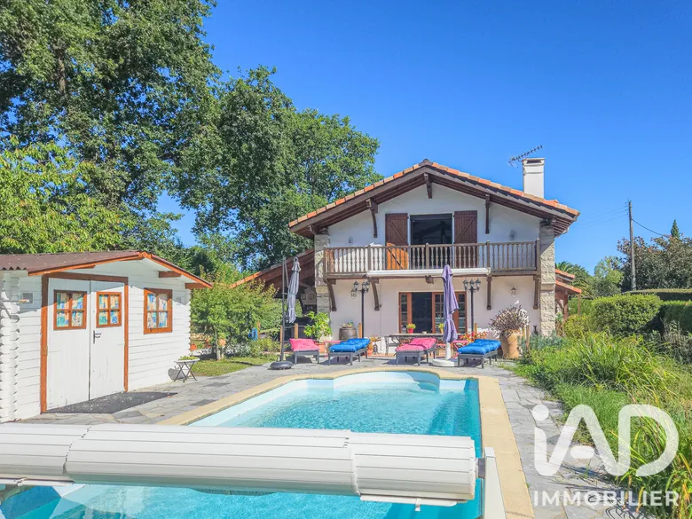 Maison 7 pièces 192 m² · à Urrugne · 192 m² · 970 000 €