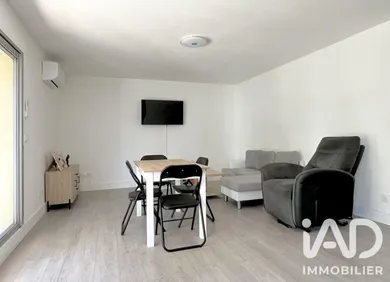 Apartment in Hyères (83400)