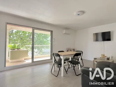 Apartment in Hyères (83400)