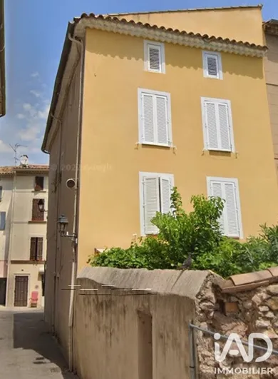 Immeuble à Solliès-Pont (83210)