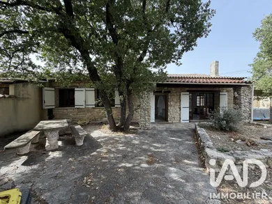 Traditional house in Pernes-les-Fontaines (84210)