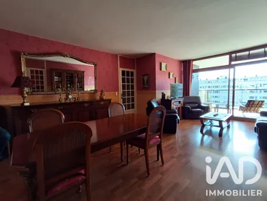 Apartment in Croix (59170)